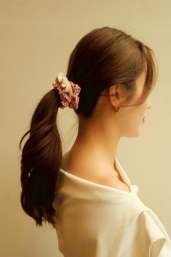 CHECK & LACE chouchou / red and white