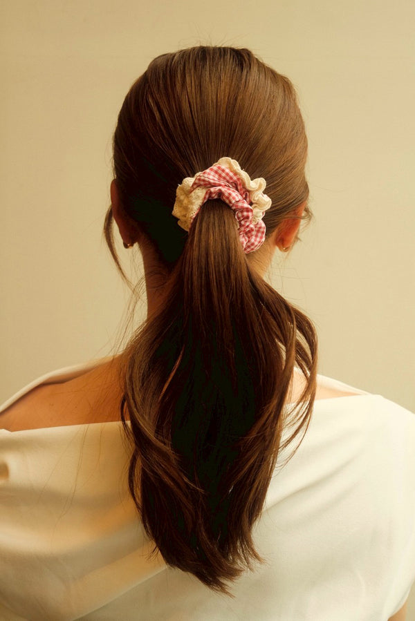 CHECK & LACE chouchou / red and white